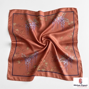 Fabricant d'écharpes carrées personnalisées de haute qualité, accessoires de mode légers à impression numérique, fournisseur en gros OEM ODM - Product Image 6