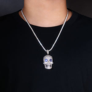 Collier pendentif crâne en acier inoxydable plaqué argent avec yeux en moissanite micro-sertis certifié IGI, bijoux de mode hip-hop pour hommes - Product Image 1