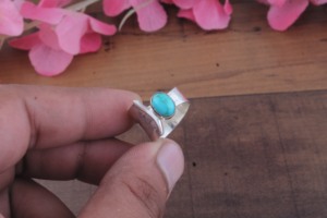 Bague artisanale vintage ovale en turquoise, sertie de pierres précieuses dans un cadre en argent sterling, pour mariage ou fête, unisexe - Product Image 4