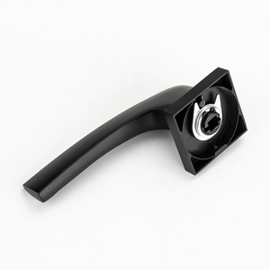 Manija de Puerta de Aleación de Aluminio, Diseño Moderno Curvo en Forma de Ola, Roseta Cuadrada, Herraje de Privacidad para Interiores, Ergonómica y Elegante - Product Image 4