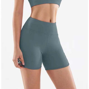 Shorts de sport taille haute en polyester et élasthanne pour femme, avec effet froncé aux fesses et poches, idéal pour le yoga et la gym - Product Image 6