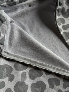 Sudadera con Capucha Personalizada de Alta Calidad, 100% Algodón, 400 g/m², Estampado Gráfico de Leopardo/Guepardo, con Cierre, para Hombre - Product Image 3