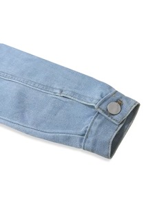 Veste en jean délavé décontractée pour femme, couleur unie, boutonnée, coupe classique, pour le printemps, en tissu de coton bleu clair - Product Image 3