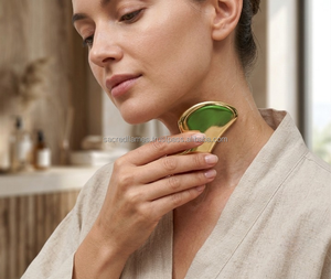 Outil facial Gua Sha de luxe en laiton massif, poli miroir, en métal doré, pour sculpter le visage et le corps, plaque de raclage pour la mâchoire, vente en gros - Product Image 6