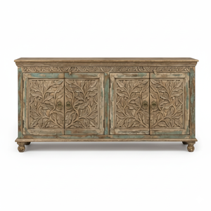 Aparador de Madera Maciza de Alta Calidad con 4 Puertas y Tallado Floral, con Acabado Envejecido para Comedor, Disponible para la Venta - Product Image 1