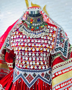Nuevo diseño exclusivo de vestido afgano hecho a mano para mujeres, hecho en Pakistán, estilo vintage, largo hasta el suelo, para fiestas y bodas. - Product Image 5
