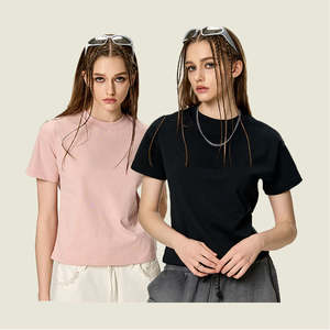 Camiseta Corta de Verano 2026 con Bordado Moderno, Cuello en V, Hombros Caídos, Corte Regular, para Mujer, en Seda/Algodón - Product Image 3