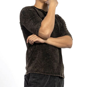 Camiseta de uso diario para hombre, adecuada para un estilo de vida informal y para viajes. - Product Image 1