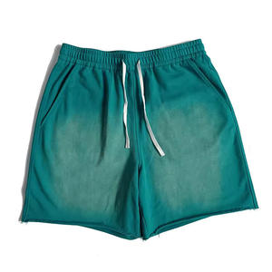 Shorts en coton vintage délavé pour homme, style acid wash, pour la course et le jogging, avec design et taille personnalisés. - Product Image 1