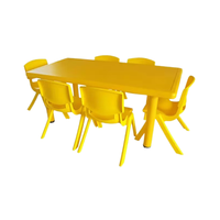 Ensemble de table et de chaises rectangulaires en plastique modernes et confortables pour les salles de classe préscolaires, vente en gros