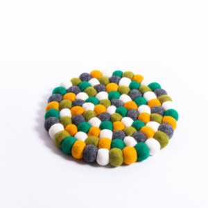 Sous-verres en feutre faits main multicolores, lot de 4, 0,0g, meilleur cadeau promotionnel par FeltandWool - Product Image 4