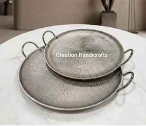 Plateau décoratif ovale en or de luxe avec base miroir, design feuille, plateau de service pour la décoration de la maison - Product Image 4