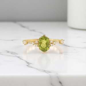 แหวนหมั้นเพอริดอทดีไซน์วินเทจ รูปไข่ สีเหลือง ได้รับการรับรอง สีเขียว แหวนแต่งงานเพอริดอตแท้ เงินแท้ 925 ชุบทอง 14K - Product Image 1