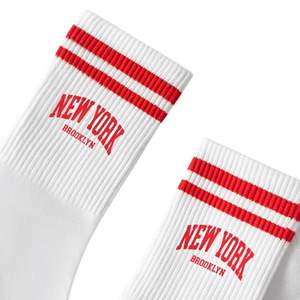 Chaussettes de sport athlétiques durables personnalisées OEM/ODM avec logo jacquard imprimé, talon et bout renforcés, respirantes en coton/spandex pour la course à pied - Product Image 4