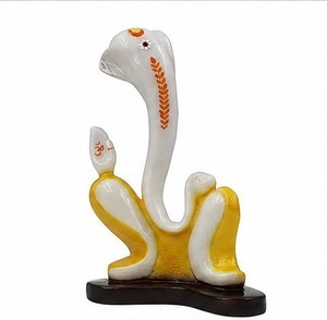 Sculpture en céramique blanche de Ganesh, figurine animale faite à la main, décoration de table contemporaine de luxe pour la maison, le bureau et le salon - Product Image 1