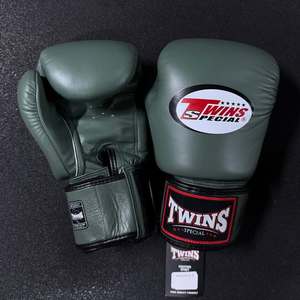 Guantes de Boxeo Profesionales de Cuero Personalizados de Primera Calidad con Cierre de Gancho y Bucle, Protección UV, Impresión HD para Entrenamiento de MMA y Muay Thai - Product Image 5