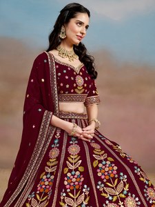 Ensemble Lehenga Choli en Georgette Bourgogne à Manches Trois-Quarts, Broderie Florale Zari Resham, Tenue Traditionnelle pour Femme, Idéal pour Mariage et Fêtes - Product Image 4
