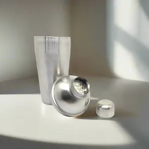 Shaker à cocktails en acier inoxydable de qualité alimentaire, mélangeur de boissons pour accessoires de bar à domicile, outil de barman en gros pour cocktails et mocktails - Product Image 1