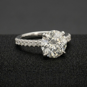 Anillo de Diamantes de Oro Blanco de 10k con Certificado IGI Premium, Diseño Elegante y Lujoso, Joyería Fina para Bodas y Uso Diario - Product Image 2