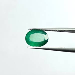 มรกตสีเขียวรูปไข่ 2.37 กะรัต จากแซมเบีย พลอยหลวม - Product Image 3