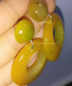 ต่างหูเรซิ่นทำมือ ดีไซน์หรูหรา น้ำหนักเบา สวมใส่สบาย คุณภาพพรีเมียม เหมาะสำหรับใส่ในชีวิตประจำวันและงานปาร์ตี้ - Product Image 5