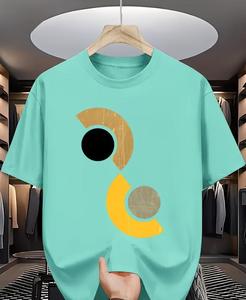 เสื้อยืดพิมพ์ลายสกรีนผ้าไหมเนื้อนุ่มพิเศษสำหรับผู้ชาย สวมใส่สบาย เหมาะสำหรับฤดูร้อน เป็นมิตรกับสิ่งแวดล้อม ตกแต่งด้วยผ้าเดนิม ผ้าบาติก และผ้าคอร์ดูรอย - Product Image 1