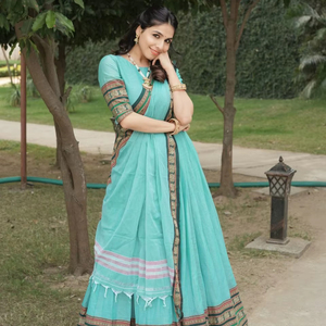 Ensemble Lehenga en Coton Chanderi Premium avec Dupatta à Pompons et Bordure Large – Collection Ethnique de Créateur - Product Image 1
