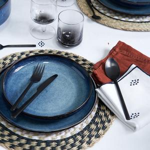 Assiette de service en céramique bleu nuit, finition brillante, design à bord large, vaisselle durable pour une présentation élégante et moderne à table - Product Image 5