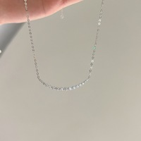 Collier avec pendentif souriant en moissanite couleur D VVS1 sur chaîne en argent sterling 925, bijoux raffinés pour femmes, à porter au quotidien