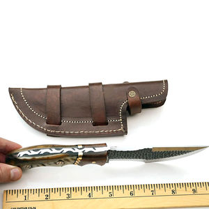 Couteaux de chasse et de survie personnalisés en acier Damas, faits à la main, pour le camping et les activités de plein air - Product Image 6