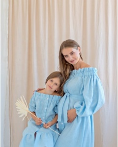 Robe en lin bleu clair mère et fille, tenue de soirée assortie avec boutons avant et bandeau élastique doux sur les épaules nues, mignon - Product Image 1