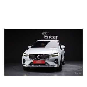 Volvo XC60 B5 Ultimate 2023 avec conduite à gauche, boîte automatique, sièges en cuir, caméra de recul, seulement 23 425 km parcourus - Product Image 3