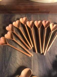 Cuillère en bois de cuisine de forme classique, fabriquée en bois de qualité supérieure, idéale pour la cuisine et le service de soupes - 99GD - Ms Violet - Product Image 2