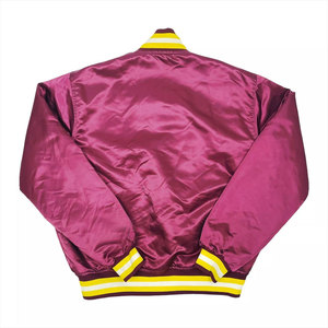 Chaqueta Varsity de Satén con Acabado Brillante, Costuras Resistentes y Opciones de Diseño Personalizado - Product Image 2