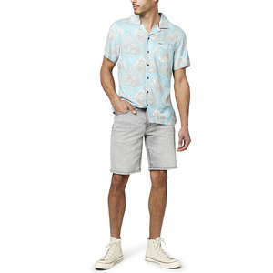 Jeans courts pour hommes de couleur unie, fabriqués au Pakistan, à prix abordable, de haute qualité, confortables et respirants. - Product Image 1