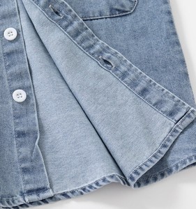 เสื้อเชิ้ตเดนิมเด็กชายแขนยาวสีพื้นมีปกพับพร้อมกระเป๋าสไตล์ลำลอง - Product Image 6