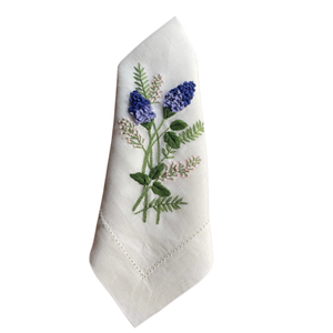 Serviettes de table carrées en lin brodées de fleurs modernes, faites à la main, réutilisables, durables et écologiques pour la maison et les fêtes - Product Image 4