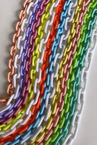 Décoration moderne en résine à maillons de chaîne pour la mise en valeur des tables et des étagères - Product Image 3