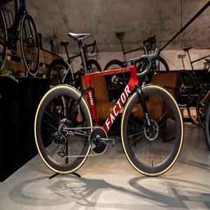 จัดส่งฟรี จักรยานเสือหมอบ FACTOR OSTRO VAM 2.0 ULTEGRA Di2 รุ่นอุตสาหกรรมและ DIY ปี 2025 - รับประกัน 3 ปี - Product Image 1