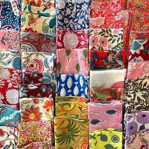 Lot de 10 serviettes carrées en coton imprimées à la main, motif floral bohème, écologiques, pour décoration de table, couleurs assorties, réutilisables, lavables en machine - Product Image 5