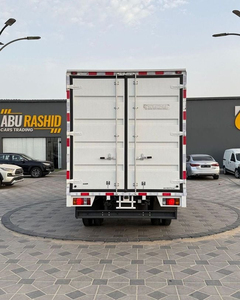 Camión Pesado NPR KV100 Usado en 2010, Estándar de Emisiones Euro 6, 451-500 HP, 12 Cilindros, 3.0L Diésel, Transmisión Automática, 8x4 - Product Image 2
