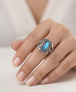 Anillo de Labradorita Azul Natural con Corte Marquesa, Plata de Ley 925, Bañado en Oro Rosa, Estilo Boho Inspirado en la Naturaleza - Product Image 2