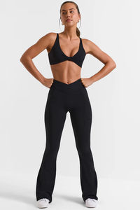 Conjuntos de 2 piezas OEM negros de alta demanda para mujer: leggings suaves de tiro medio y cintura alta con elástico - Product Image 4