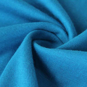 Camiseta de Cuello Redondo para Hombre, Corte Ajustado, Algodón Peinado Premium, Tacto Suave, Ligera, Esencial para el Verano - Product Image 2