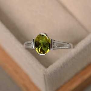 Anillo de Sultanita con Corte Ovalado que Cambia de Color - Anillo de Plata de Boda para Mujer - Product Image 1