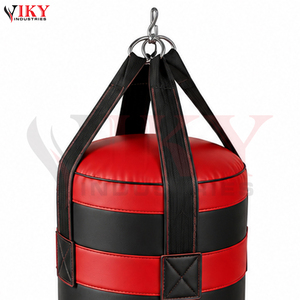 Sacs de frappe noirs et rouges, de bonne qualité, avec logo personnalisé, durables, très résistants, nouvelle tendance, prix de gros, fabriqués au Pakistan - Product Image 4