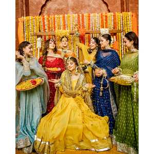 Belle Robe Brodée Dupatta Bas Taille 2XL - Product Image 3