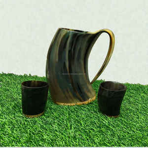 Verre à bière Viking en corne de bœuf polie naturelle avec deux tasses assorties, style médiéval, au meilleur prix - Product Image 5