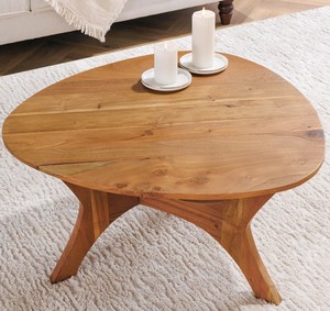 Table basse triangulaire en bois d'acacia massif, finition acacia couleur miel naturel, pour salon, style farmhouse, table centrale de canapé - Product Image 2
