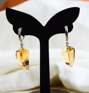 Elegantes Pendientes Colgantes de Esfera de Citrino con Cierres de Seguridad, Estilo Lujoso, Plata 925, Pendientes Colgantes Modernos - Product Image 2